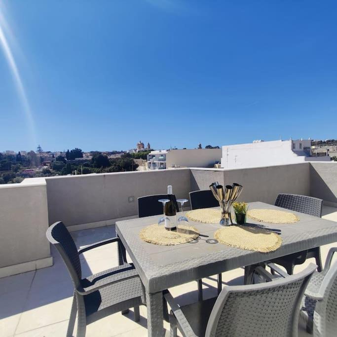 Апартаменты Cozy Penthouse In Central Malta Balzan Экстерьер фото